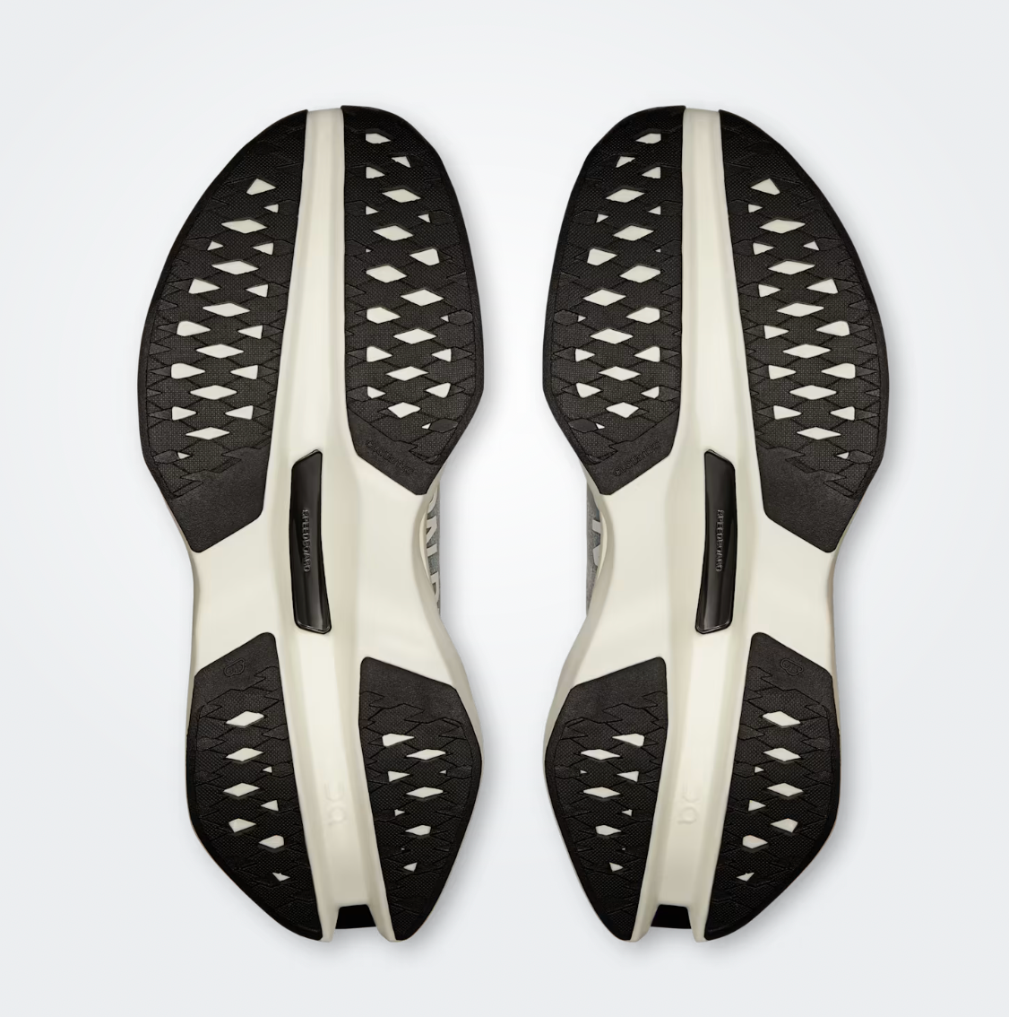 Women's On Cloudboom Max (Clearance)